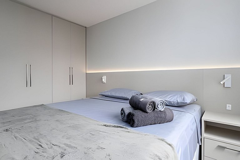 Quarto e sala com vista incrível