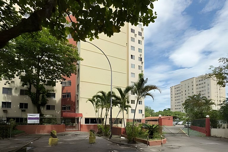 Quarto e sala com vista incrível