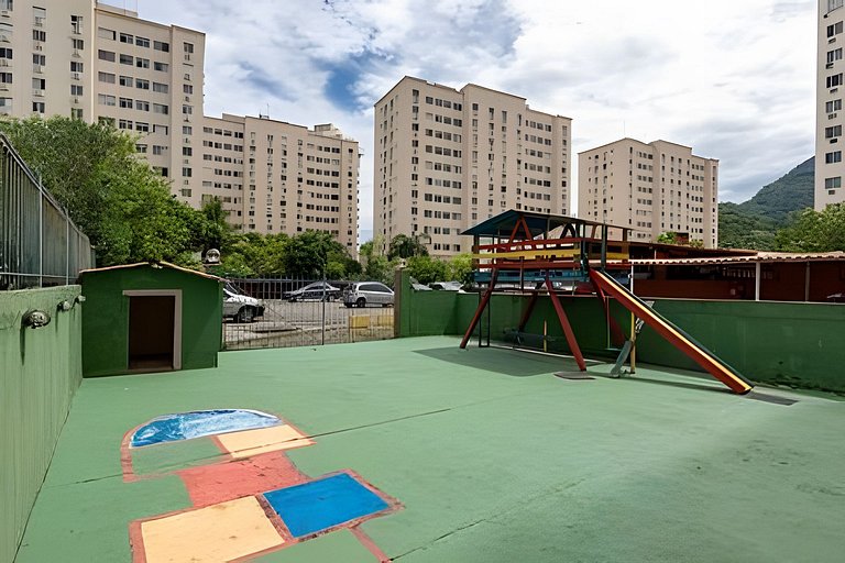 Quarto e sala com vista incrível