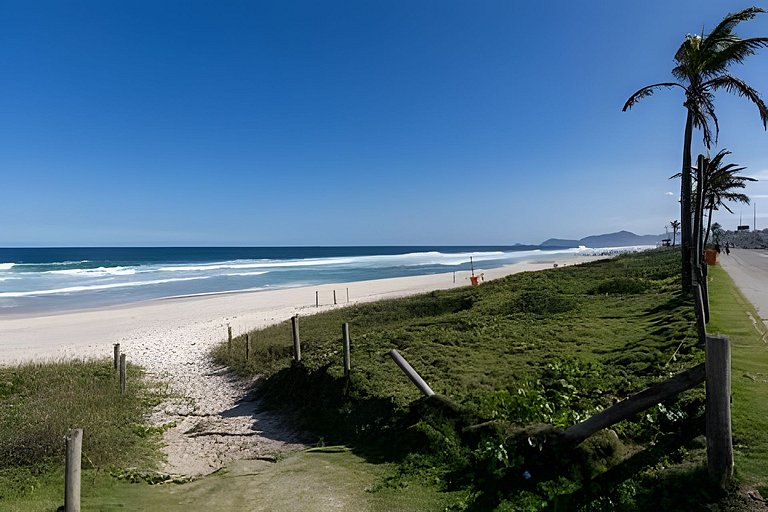 Beira-Mar na Barra | Acesso Direto à Praia