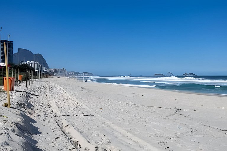 Beira-Mar na Barra | Acesso Direto à Praia