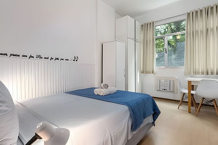 Quarto e Sala confortável a Passos da Praia I Leme