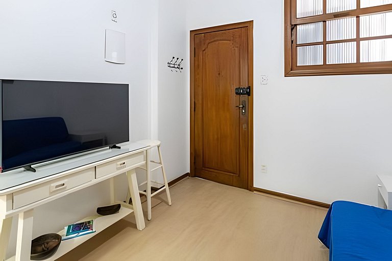 Quarto e Sala confortável a Passos da Praia I Leme