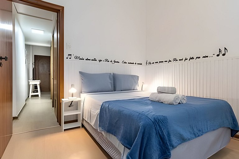 Quarto e Sala confortável a Passos da Praia I Leme