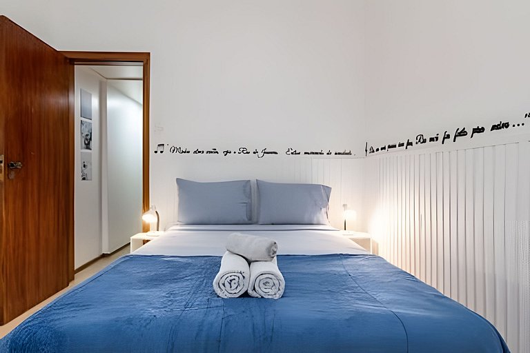 Quarto e Sala confortável a Passos da Praia I Leme